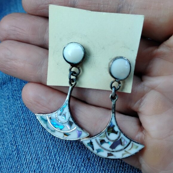 Alpaca Mexico Mexican Silver Hanging Earrings White Acrylic with Like Abalone - Picture 2 of 6